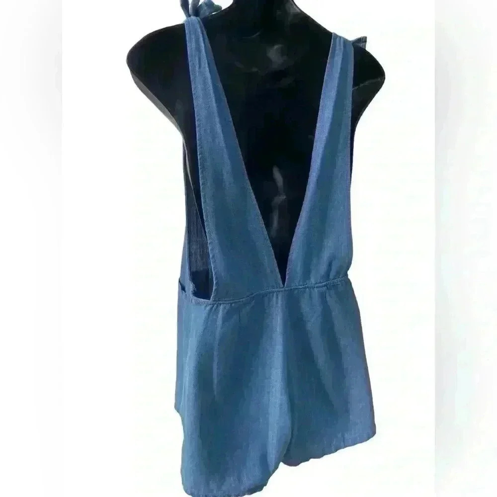 COZY Casual women’s denim romper front patch pockets tie up adjustable straps - Picture 2 of 6